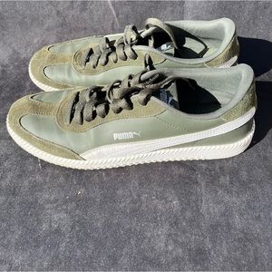 Puma Sneakers   Gently Worn